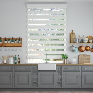 Doppelrollo auf Maß mit modernen Blockstreifen mit Nadelstreifen