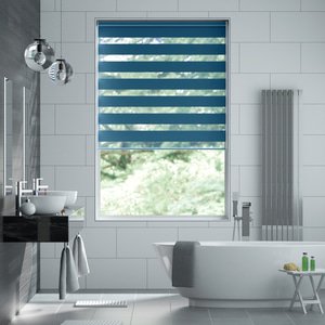 Doppelrollo auf Maß mit Uni-Blockstreifen mit gestreiftem groben Transparent