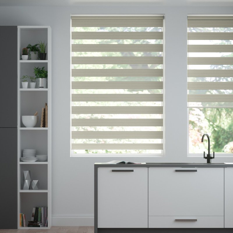 Jaloustore Doppelrollo auf Maß mit modernen Blockstreifen mit Nadelstreifen Silbergrau - Bild 0