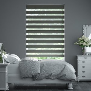 Doppelrollo auf Maß mit Blockstreifen mit Lurex-Glitzer-Effektgarn