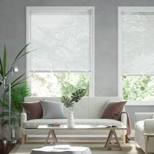 schmale Uni Aluminium Jalousie auf Maß