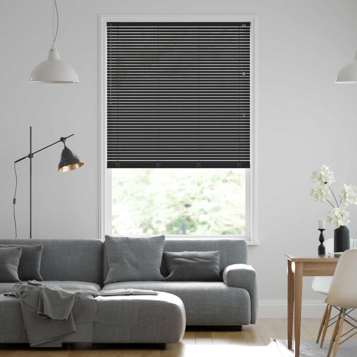 schmale Uni Aluminium Jalousie auf Maß - Schwarz matt | Sonnenschutz für  Fenster nach Maß - Online-Shop