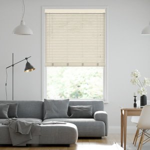 schmale moderne Holz-Jalousie auf Maß Uni-lackiert