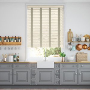 50mm breite Holzjalousie nach Maß in Uni-lackiert