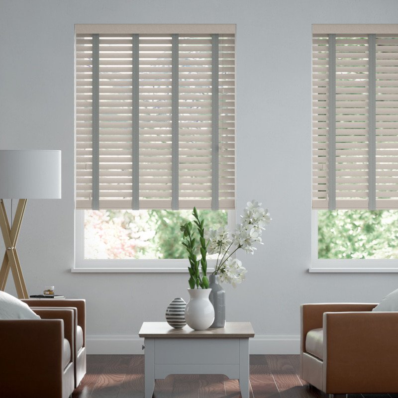 Jaloustore 50mm breite Holzjalousie nach Maß in Uni-lackiert Lichtgrau & Grau - Bild 0