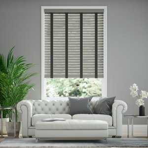 50mm breite Holzjalousie nach Maß in Uni-lackiert