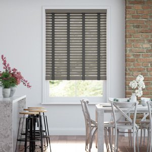 50mm breite Holzjalousie nach Maß in Uni-lackiert