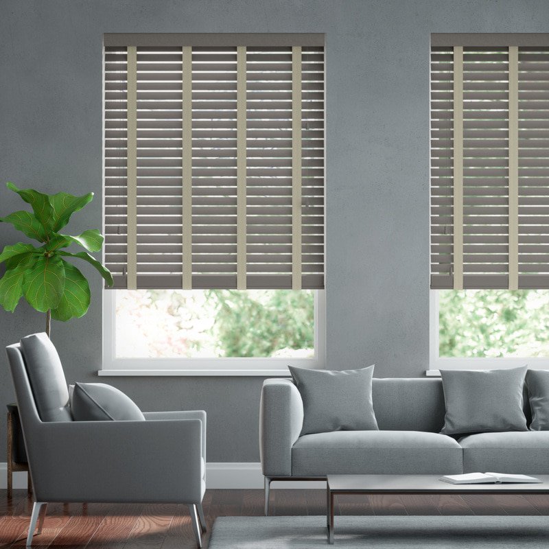 Jaloustore 50mm breite Holzjalousie nach Maß in Uni-lackiert Warmgrau & Auster - Bild 0