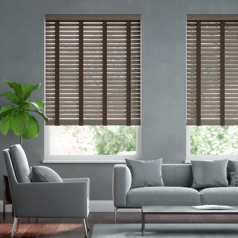 Jaloustore 50mm breite Holzjalousie nach Maß in Uni-lackiert Taupe & Kakao - Bild 0