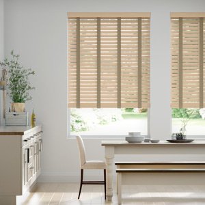 50mm breite Holzjalousie nach Maß mit Bambus-Struktur