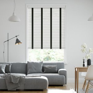 50mm breite Holzjalousie mit Bambus-Struktur lasiert