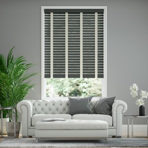 50mm breite Holzjalousie mit Bambus-Struktur lasiert