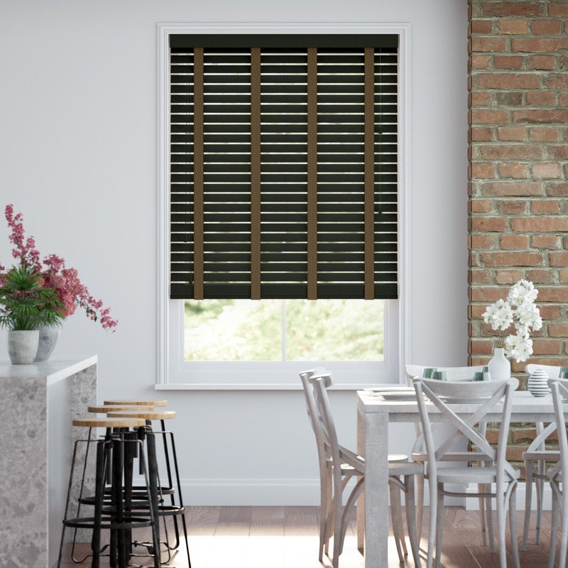 Jaloustore 50mm breite Holzjalousie mit Bambus-Struktur lasiert Schwarz-braun & Wallnuss - Bild 0