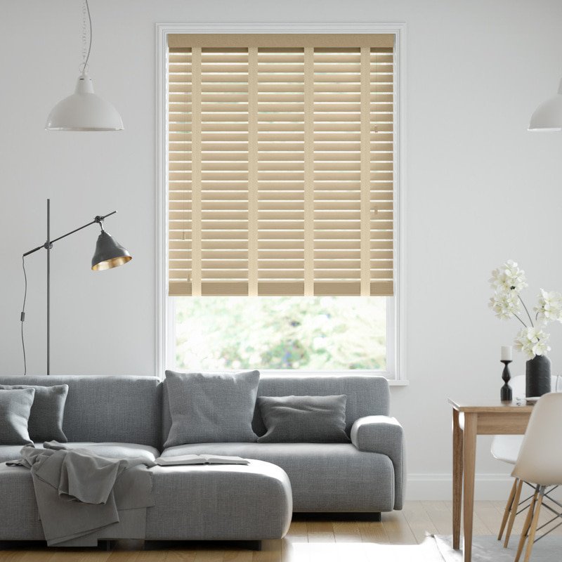 Jaloustore 50mm breite Holzjalousie nach Maß mit feiner Struktur lasiert Beige & Beige - Bild 0