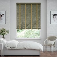 Jaloustore 50mm breite Holzjalousie nach Maß mit feiner Struktur lasiert Anthrazit & Dunkel Beige - Vorschau 0