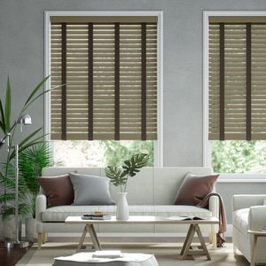 50mm breite Holzjalousie nach Maß mit feiner Struktur lasiert