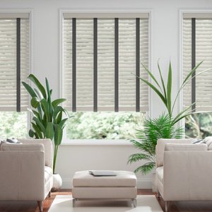 50mm breite Holzjalousie nach Maß mit grober Struktur lasiert