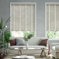 Jaloustore 50mm breite Holzjalousie nach Maß mit grober Struktur lasiert Hellgrau & Creme - Vorschau 0