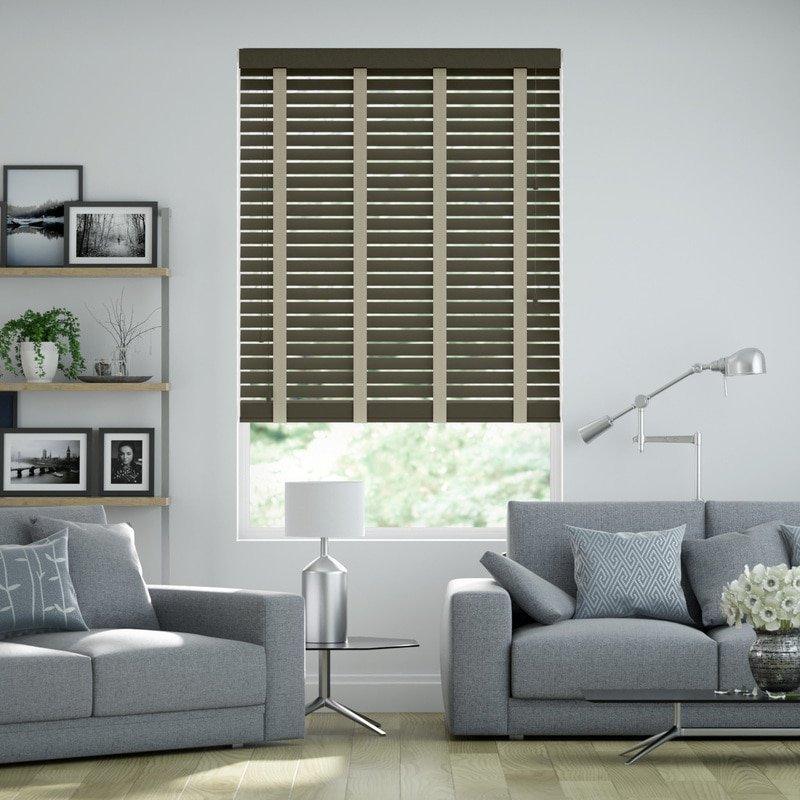 Jaloustore 50mm breite Holzjalousie nach Maß mit grober Struktur lasiert Khaki & Auster - Bild 0