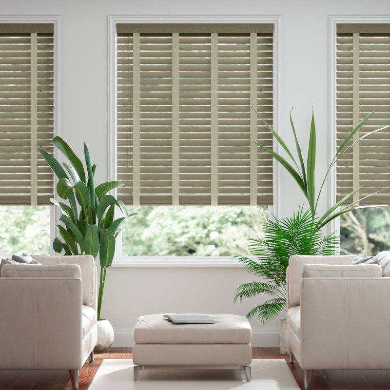 Jaloustore 50mm breite Holzjalousie nach Maß mit grober Struktur lasiert Khaki-Braun & Auster - Bild 0