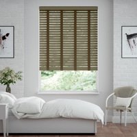 Jaloustore 50mm breite Holzjalousie nach Maß mit grober Struktur lasiert Khaki-Braun & Wallnuss - Vorschau 0