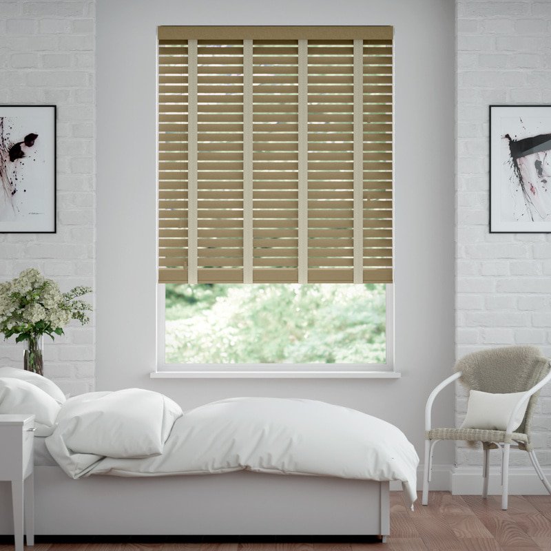 Jaloustore 50mm breite Holzjalousie nach Maß mit grober Struktur lasiert Beige & Auster - Bild 0