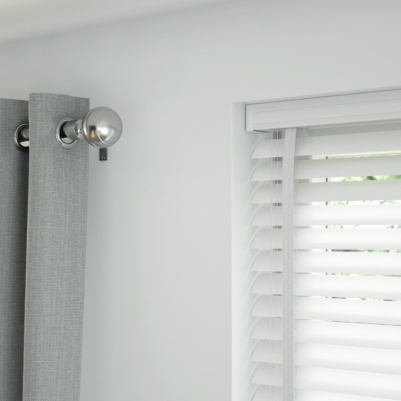 breite Uni Aluminium Jalousie | Sonnenschutz Maß Online-Shop Weiß matt für Fenster - Schwarz auf - & Maß nach