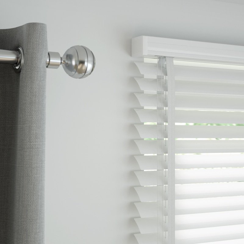 breite Uni Aluminium Jalousie auf Maß - Weiß matt & Schwarz | Sonnenschutz  für Fenster nach Maß - Online-Shop